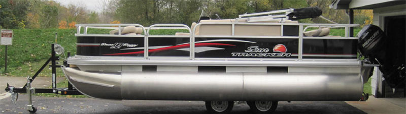 Sun Tracker pontoon purchased by Straight Deal RV and Marine